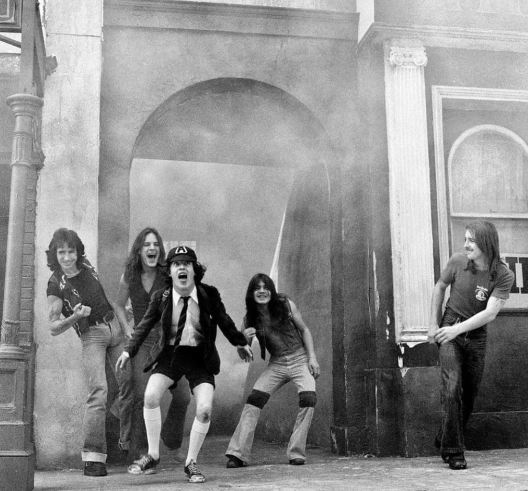 iconic acdc - A